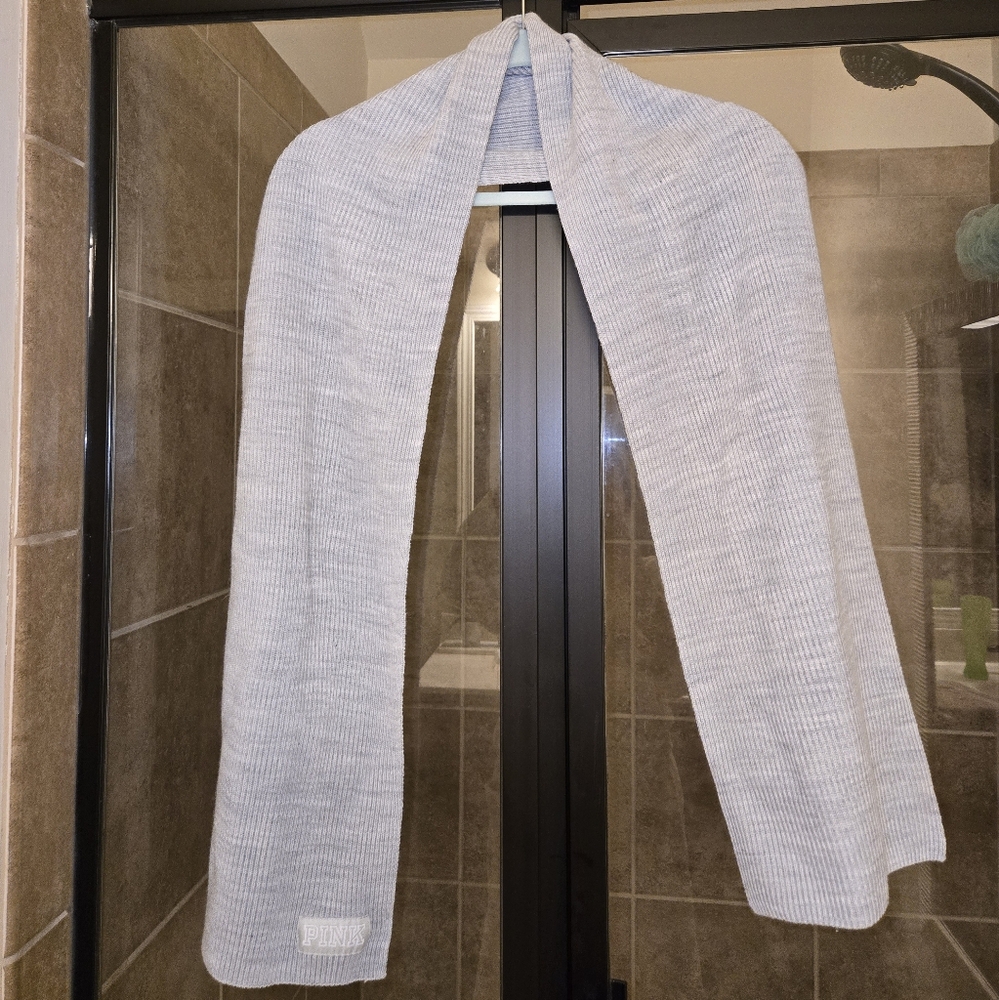 NWOT VICTORIA SECRET PINK COLLECTION GRAY SCARF